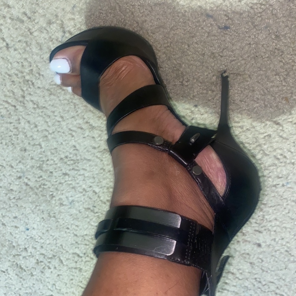 Heels - Picture 2 of 5